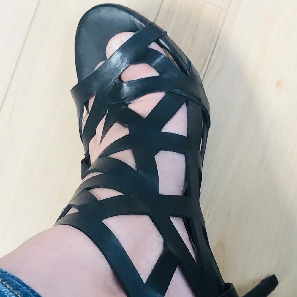 Pretty Sandals - Picture 7 of 11